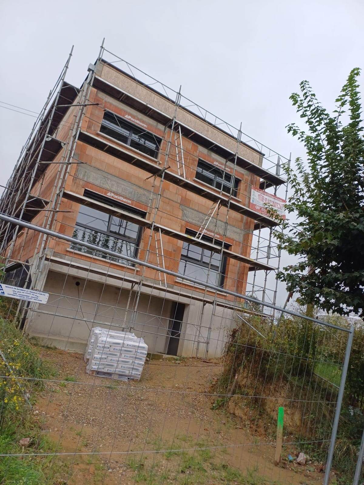 Réalisation crépis • isolation thermique extérieure - Photo 11